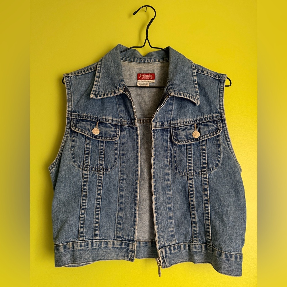 Vintage Denim Vest Cropped Zip Front – Light Wash Jean Vest (Small)